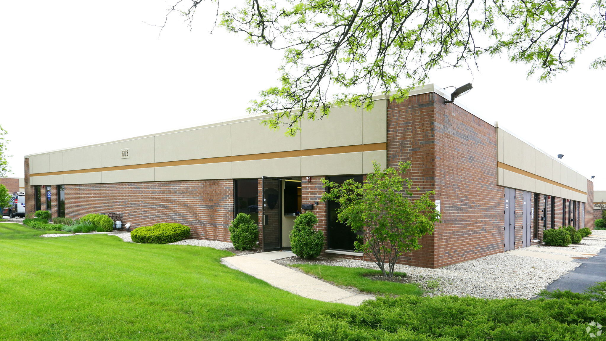 603 Country Club Dr, Bensenville, IL for lease Primary Photo- Image 1 of 5