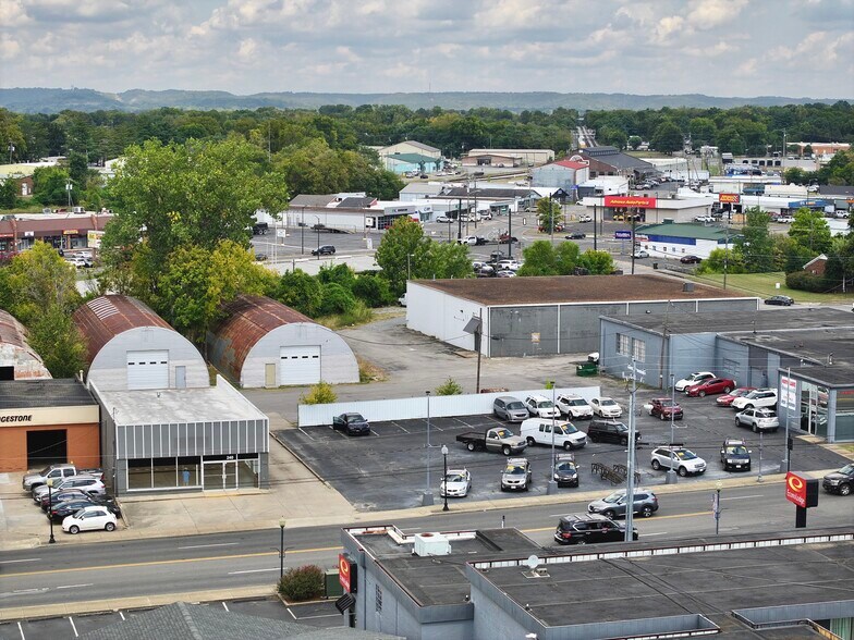 240 W Main St, Gallatin, TN à louer - Photo du bâtiment - Image 2 de 6