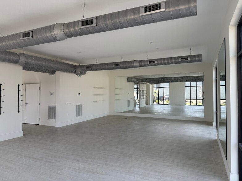601 W 24th St, Norfolk, VA à louer - Photo du bâtiment - Image 2 de 11