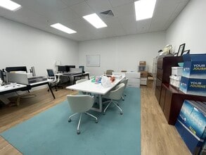 10455 Riverside Dr, Palm Beach Gardens, FL for lease Interior Photo- Image 1 of 18