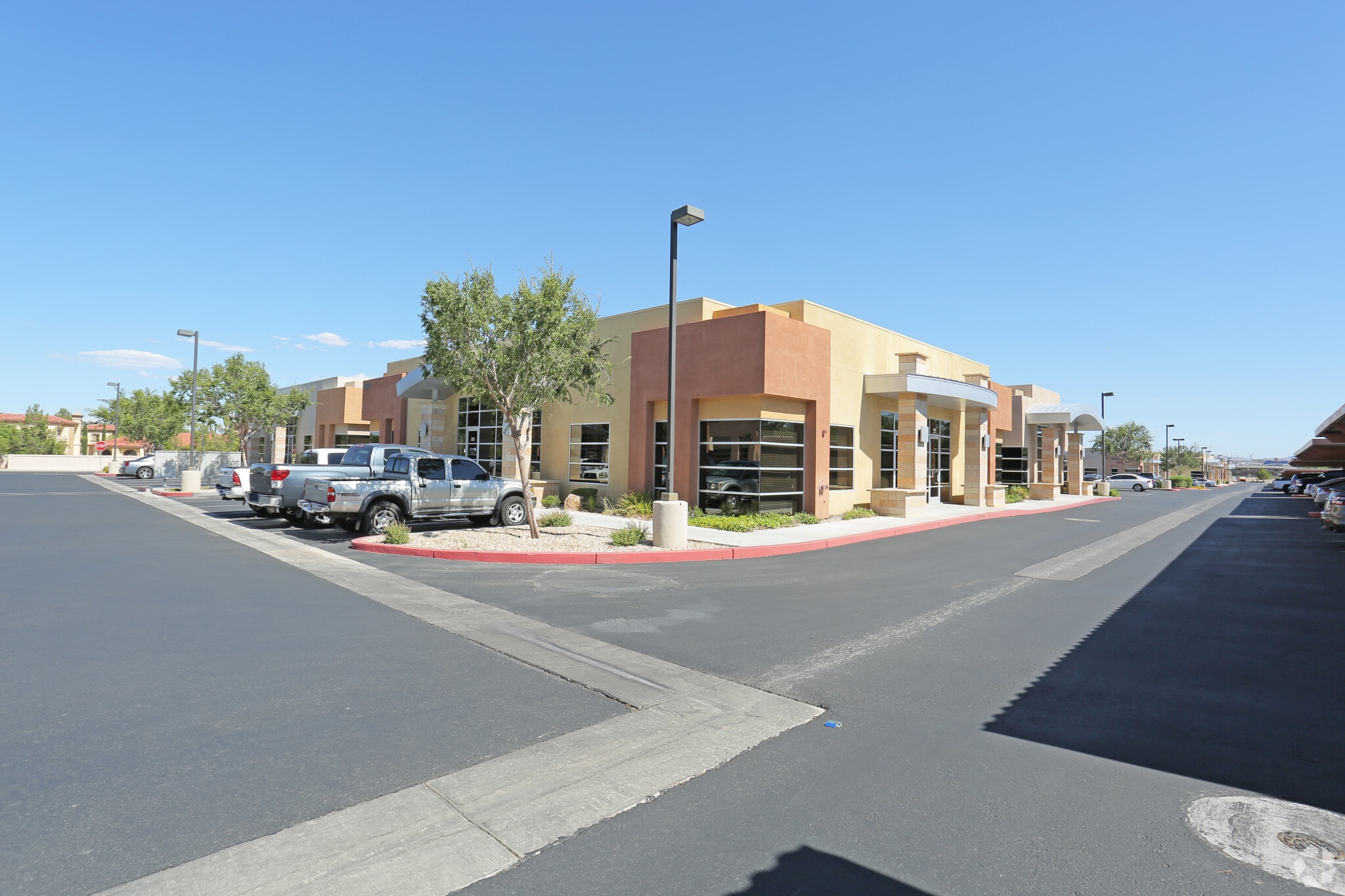 5165 S Durango Dr, Las Vegas, NV for lease Primary Photo- Image 1 of 11