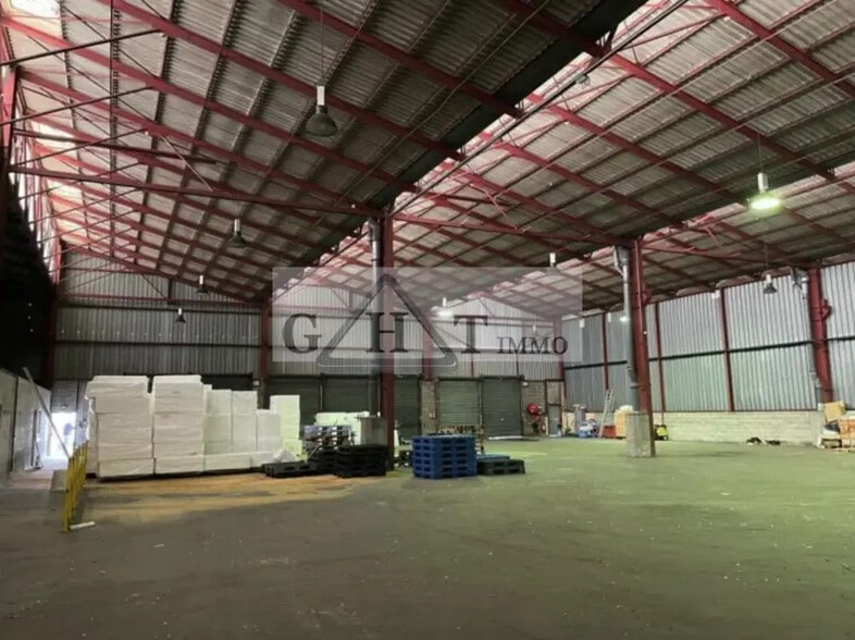 Industrial in Saint-Étienne-du-Rouvray for lease - Interior Photo - Image 2 of 2