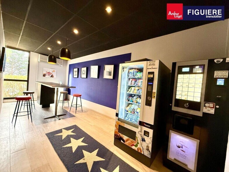 11 Boulevard De La Grande Thumine, Aix-en-Provence for lease - Interior Photo - Image 3 of 10