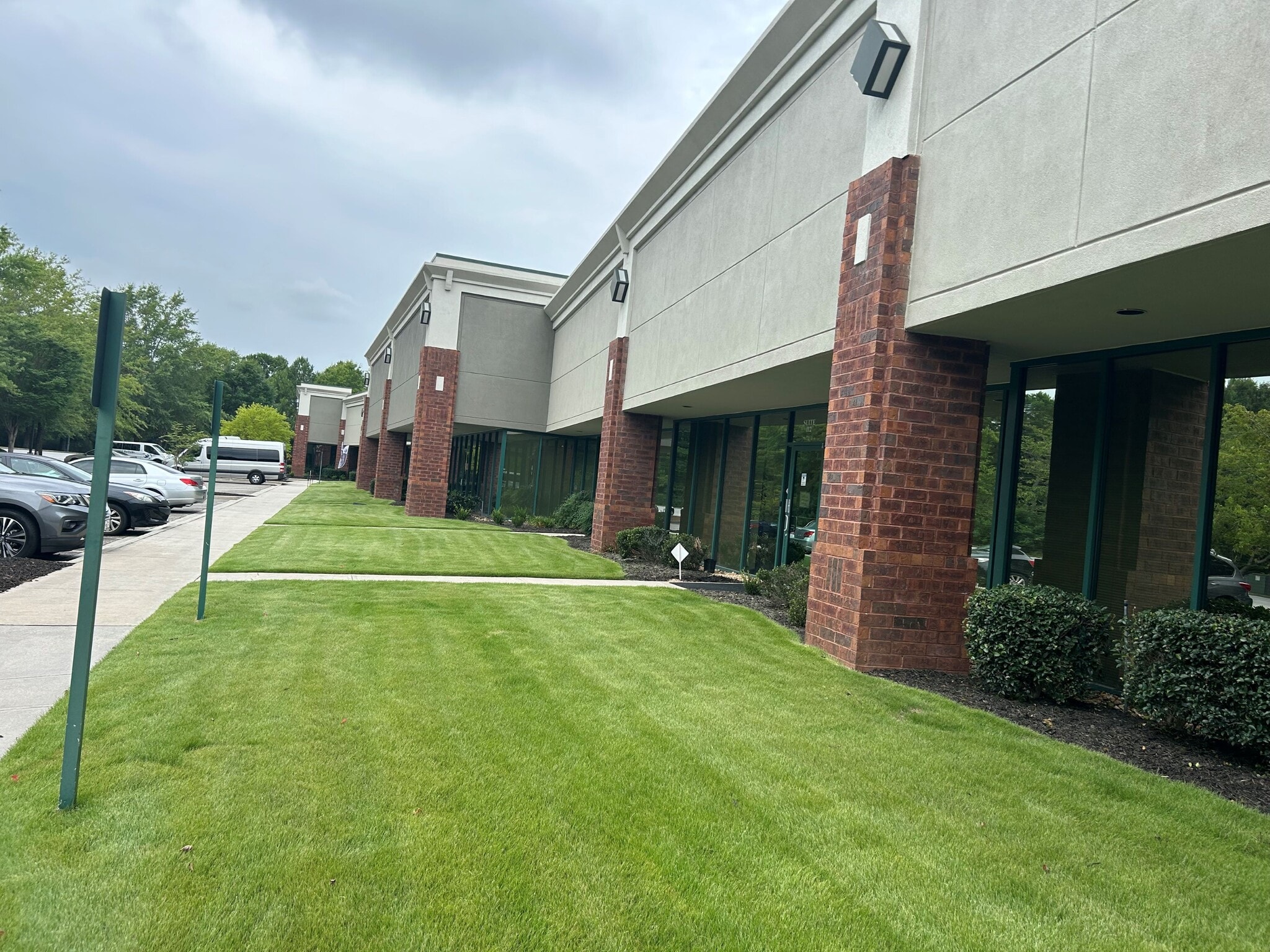 1305 Lakes Pky, Lawrenceville, GA for lease Building Photo- Image 1 of 8