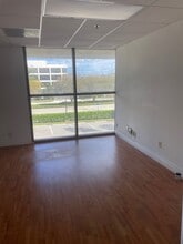 631 US Highway 1, North Palm Beach, FL à louer Photo intérieure- Image 1 de 1