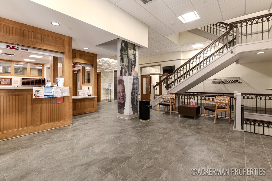 25 Sheldon Ave SE, Grand Rapids, MI à vendre - Photo du bâtiment - Image 2 de 28