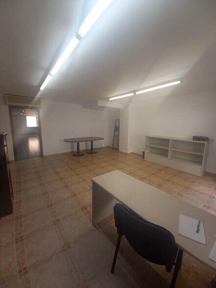 Commerce de détail dans Córdoba à louer - Photo du bâtiment - Image 2 de 10