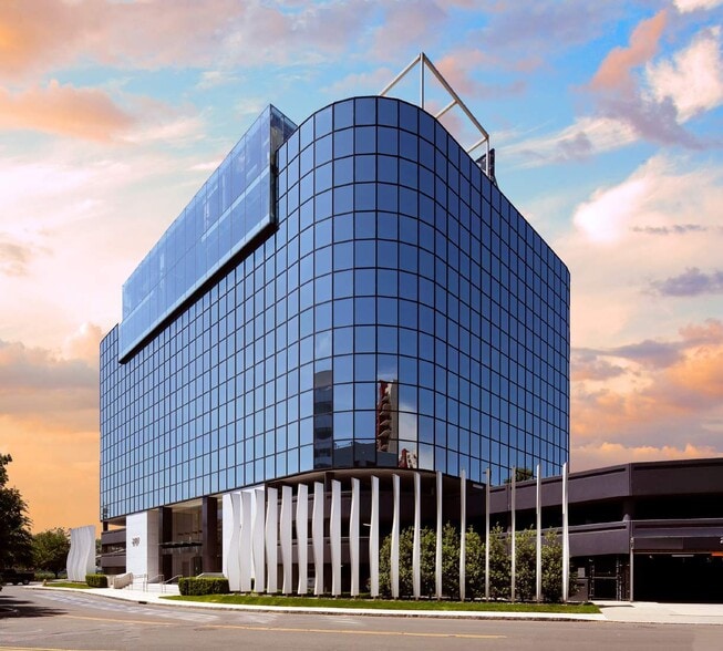 2187 Atlantic St, Stamford, CT à louer - Photo du bâtiment - Image 2 de 20