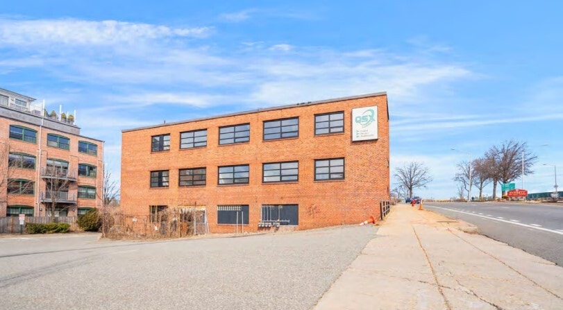 220 Broadway, Everett, MA for lease - Building Photo - Image 3 of 9