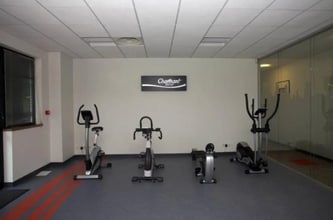 10 Rue Du Commandant D'estienne D'orves, Villeneuve-la-Garenne for lease Interior Photo- Image 2 of 4