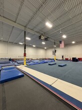 1018 Tri-State Pky, Gurnee, IL à louer Photo intérieure- Image 2 de 7