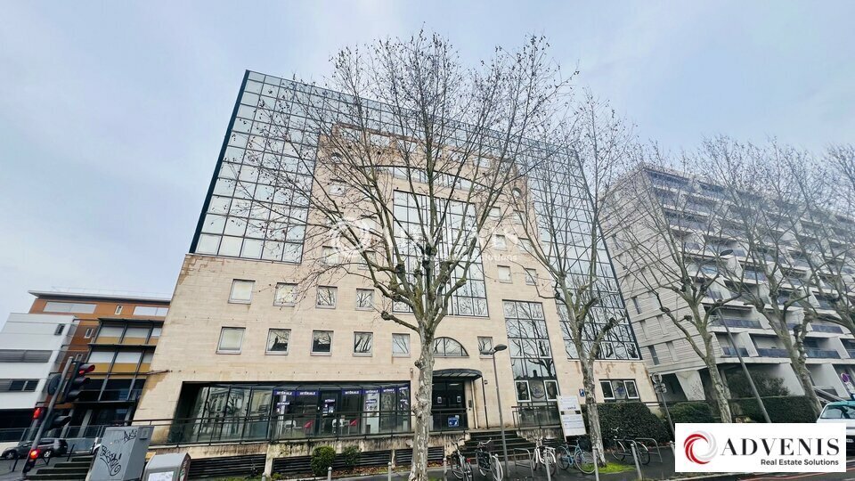 Bureau dans Bordeaux à louer - Photo du bâtiment - Image 2 de 8