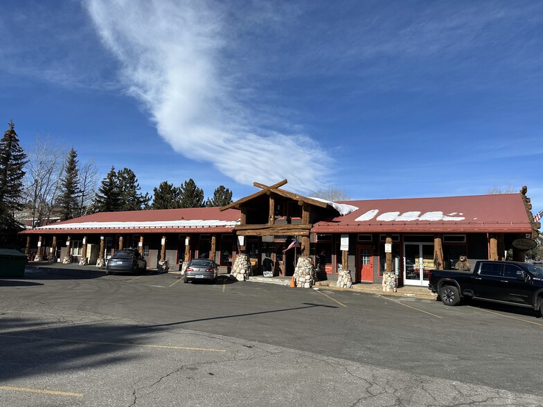 550 Old Mammoth Rd, Mammoth Lakes, CA à vendre - Photo du bâtiment - Image 3 de 3