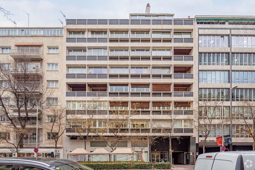 Office/Retail in Madrid, Madrid for lease - Building Photo - Image 3 of 5