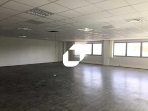 50 Rue Jean Zay, Saint-Priest for lease Interior Photo- Image 1 of 8