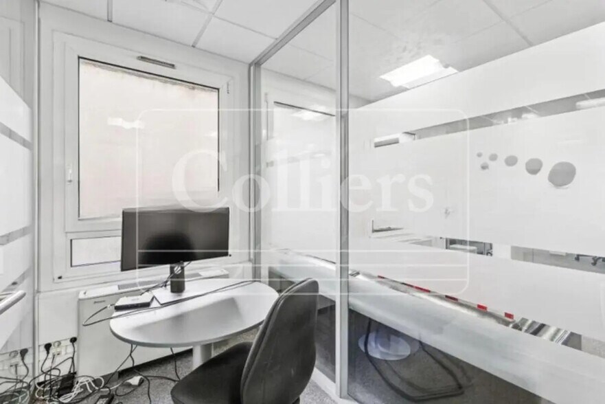 25 Rue D'Artois, Paris for lease - Building Photo - Image 3 of 9