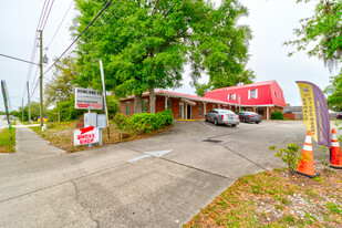 2820 Howland Blvd, Deltona FL - Motel