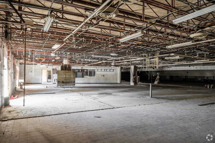 3220 Stanton St, Springfield, IL for sale - Interior Photo - Image 3 of 18