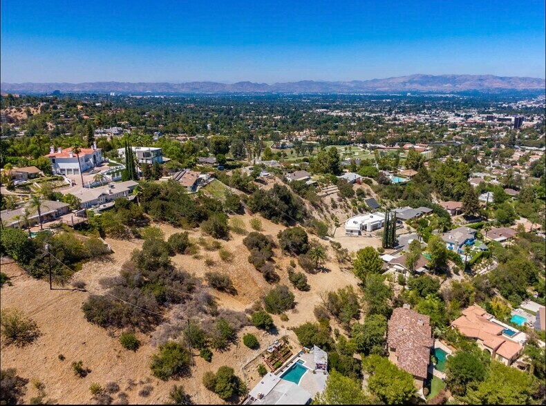 4551 Lindley Ave, Tarzana, CA à vendre - Photo du bâtiment - Image 2 de 19