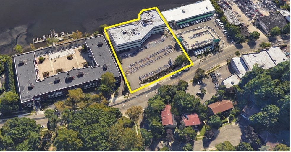 310 E Shore Rd, Great Neck, NY for sale - Building Photo - Image 2 of 50