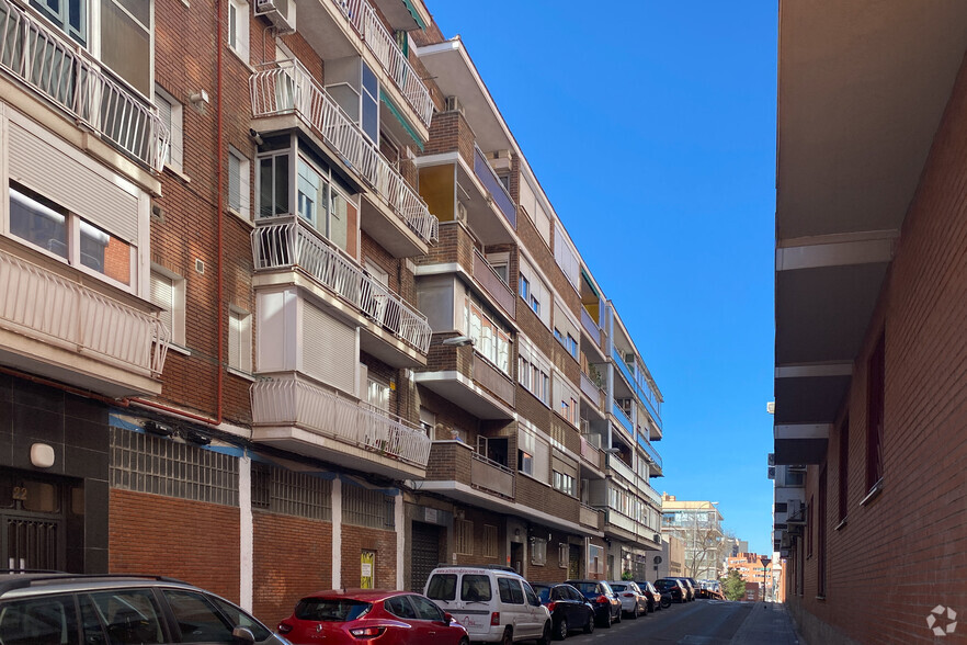 Avenida De Trueba, 20, Madrid, Madrid for sale - Building Photo - Image 2 of 2