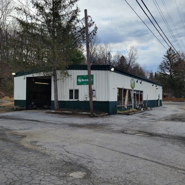 609 Route 208, Gardiner, NY à vendre - Photo du bâtiment - Image 3 de 46