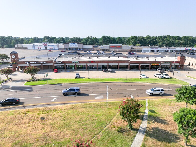3701 Mall Ln, Texarkana, TX à louer - Photo du bâtiment - Image 2 de 9