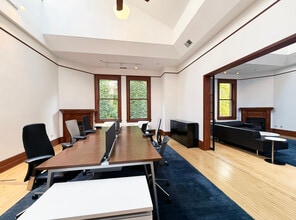 601-623 N State St & 4 E Ohio St, Chicago, IL for lease Interior Photo- Image 2 of 3