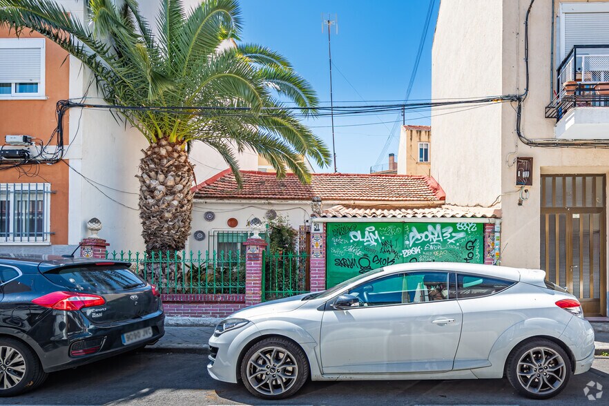 Retail in Madrid, Madrid for sale - Primary Photo - Image 1 of 2