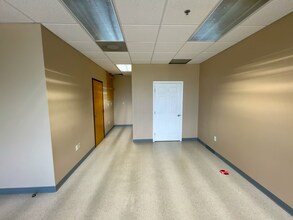 800 Oak Ridge Tpke, Oak Ridge, TN à louer Photo du bâtiment- Image 1 de 10