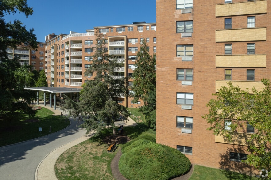 7900 Old York Rd, Elkins Park, PA for sale - Building Photo - Image 2 of 16