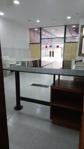 Plus de détails pour Carrer d'Antoni Gaudí, 38, Sant Boi de Llobregat - Commerce de détail à louer