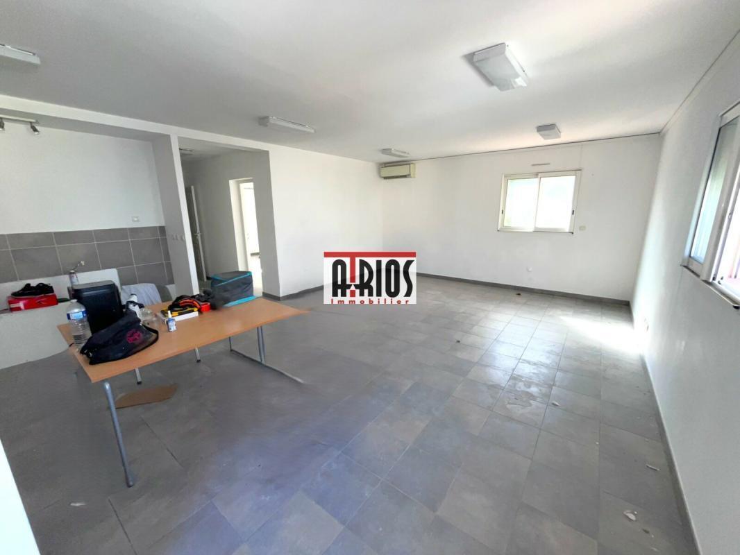 Office in LA MOUTONNE for lease Interior Photo- Image 1 of 3