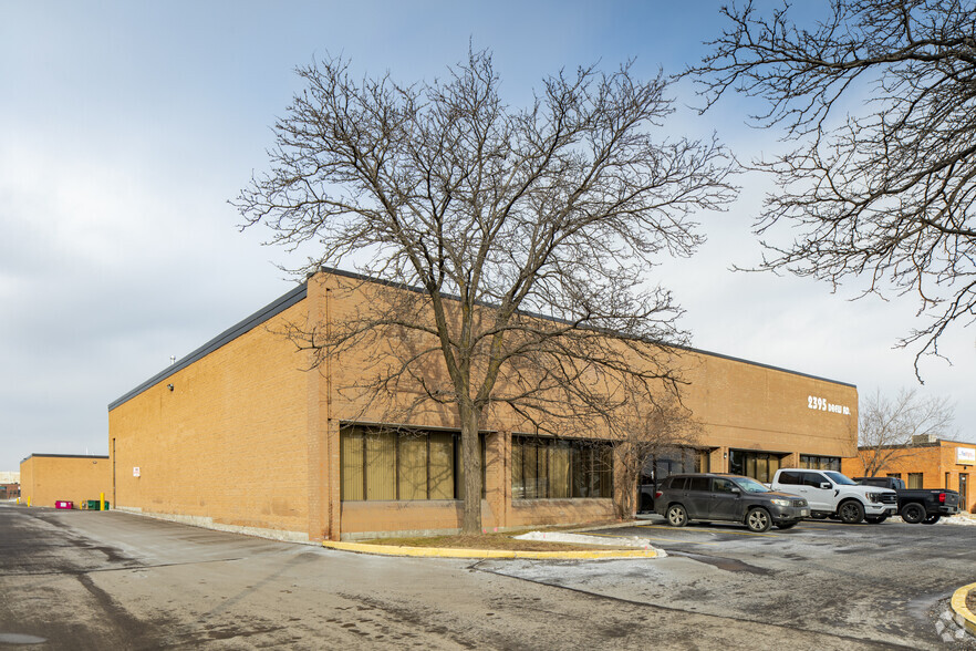 2395 Drew Rd, Mississauga, ON for lease - Building Photo - Image 2 of 4