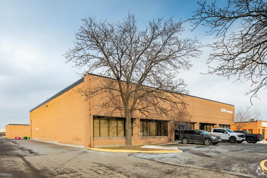 2395 Drew Rd, Mississauga, ON à louer - Photo du bâtiment - Image 2 de 4