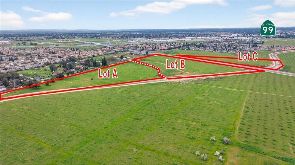 6785 W Barstow Ave, Fresno, CA à vendre - Photo du bâtiment - Image 2 de 5