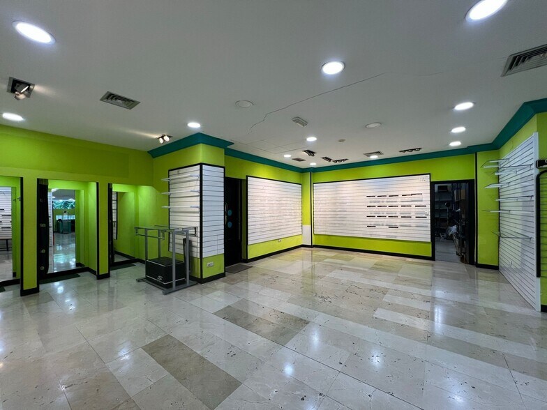 Retail in Cáceres, Cáceres for lease - Interior Photo - Image 1 of 15