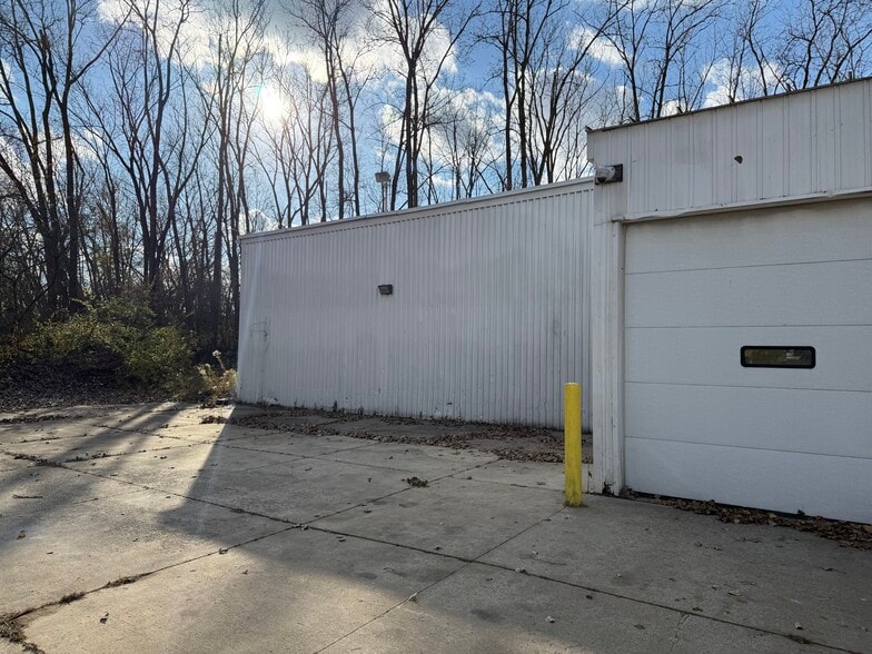262 Matzinger Rd, Toledo, OH for sale - Building Photo - Image 2 of 5