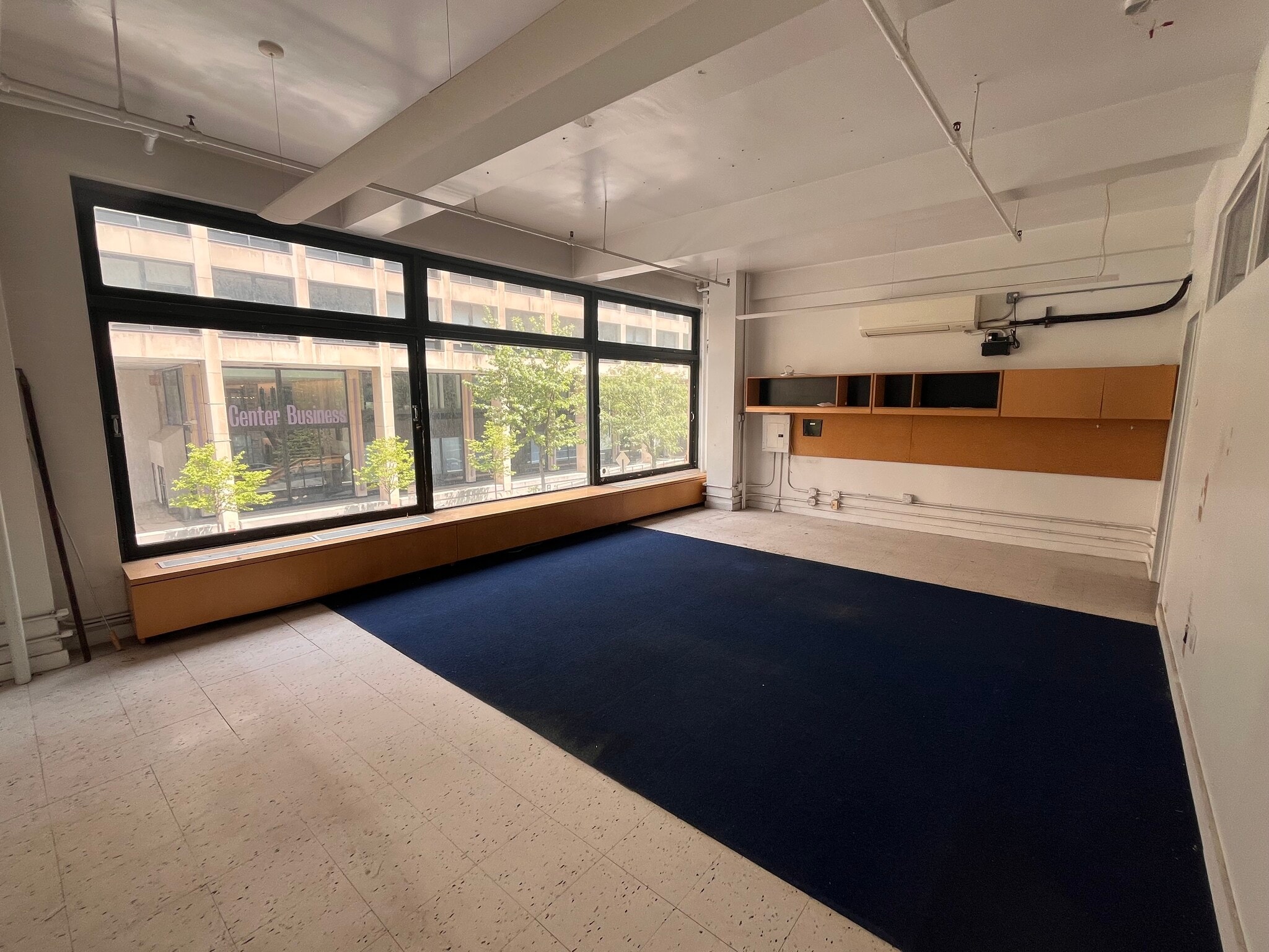 242 W 27th St, New York, NY for lease Interior Photo- Image 1 of 5