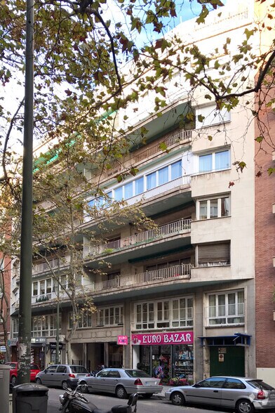 Calle de Edgar Neville, Madrid, Madrid à vendre - Photo du bâtiment - Image 2 de 5