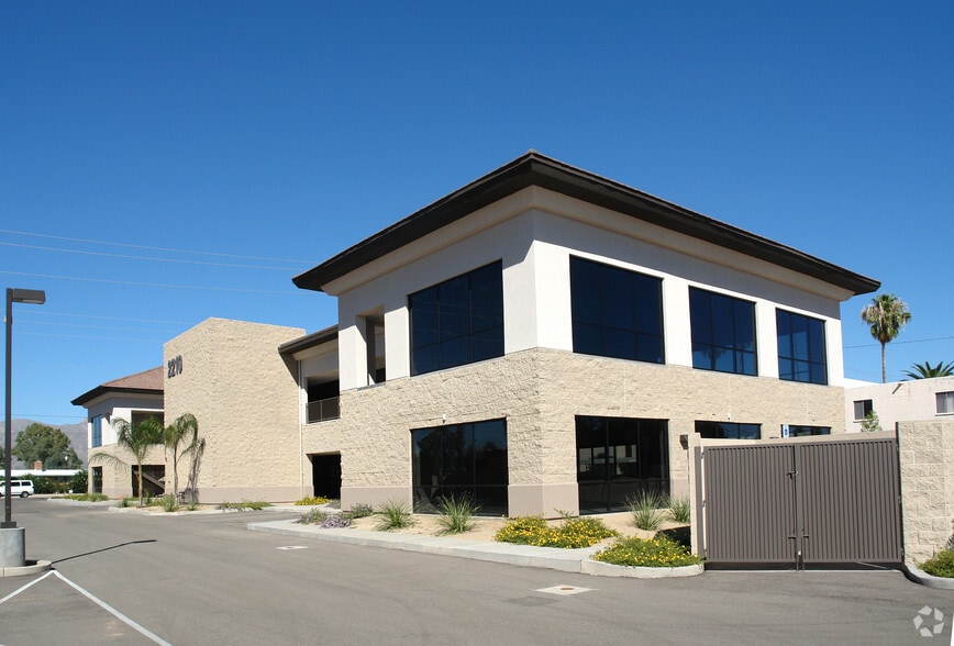 2210 E Fort Lowell Rd, Tucson, AZ for sale - Building Photo - Image 2 of 10