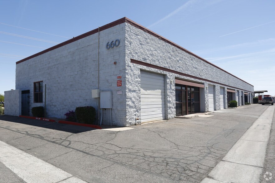 660 N Neely St, Gilbert, AZ à louer - Photo du bâtiment - Image 1 de 5