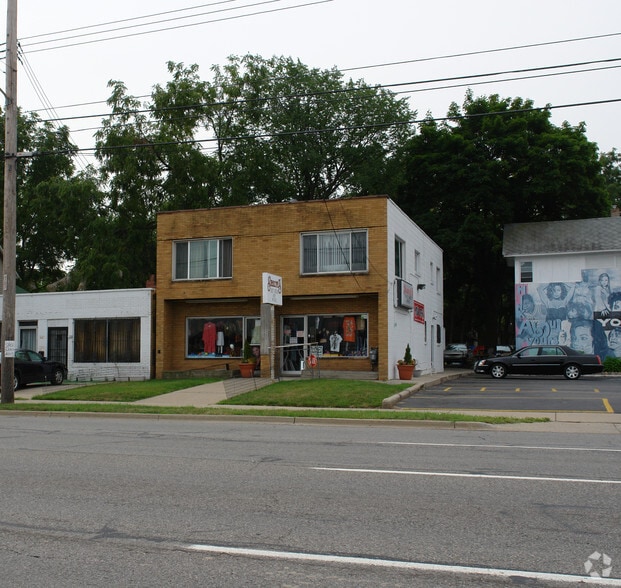 827 W Saginaw St, Lansing, MI à vendre - Photo principale - Image 1 de 2