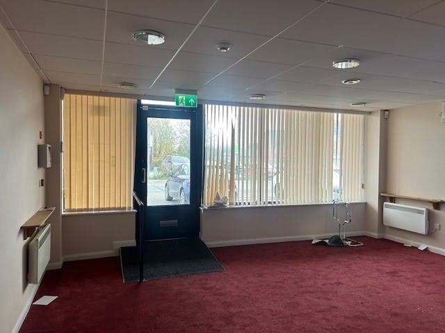 Brownlow Street Para, Whitchurch for lease - Interior Photo - Image 2 of 2