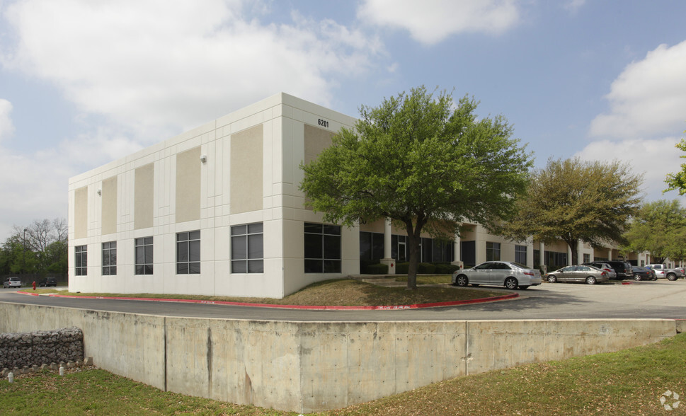 6201 E Oltorf St, Austin, TX for lease - Building Photo - Image 2 of 14