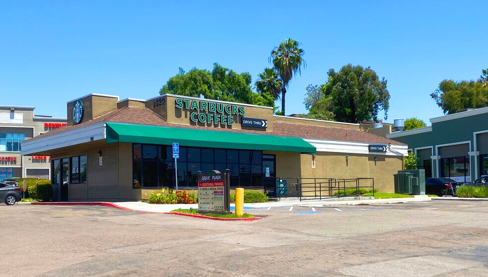 2210-2240 E Plaza Blvd, National City, CA à louer - Photo du bâtiment - Image 3 de 15