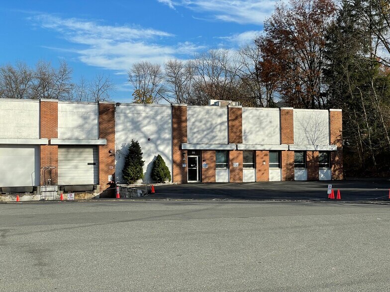 30 Lafayette Pl, Kenilworth, NJ à louer - Photo du bâtiment - Image 3 de 12