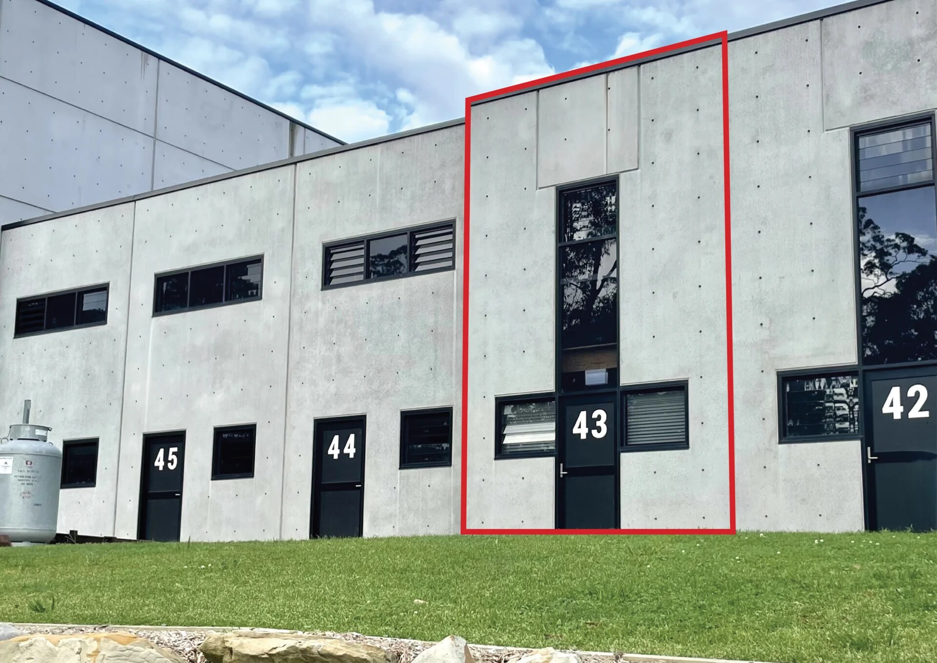 2 Warren Rd, Warnervale à louer Photo du bâtiment- Image 1 de 3