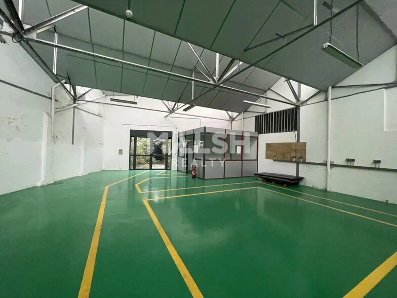 Office in Lyon for lease - Interior Photo - Image 2 of 12