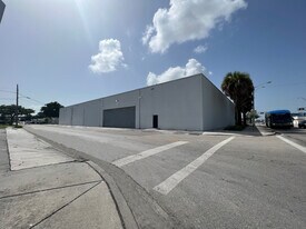 7275 NW 7th Ave, Miami FL - Entrepôt